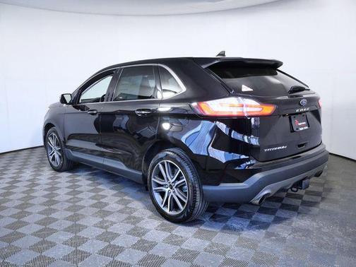 AGATE BLACK METALLIC 2023 Ford Edge Titanium