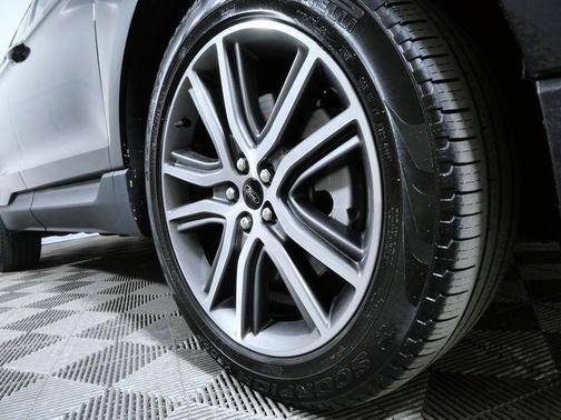 AGATE BLACK METALLIC 2023 Ford Edge Titanium