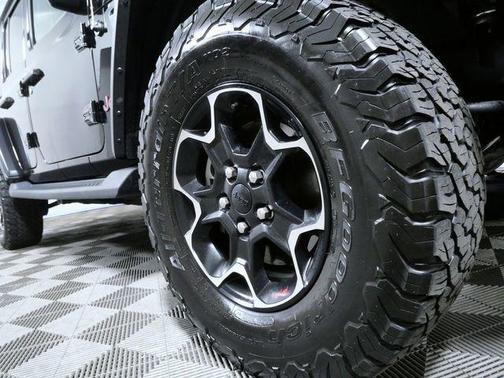 Black Clearcoat 2023 Jeep Wrangler Rubicon