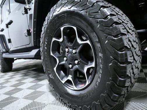 Black Clearcoat 2023 Jeep Wrangler Rubicon