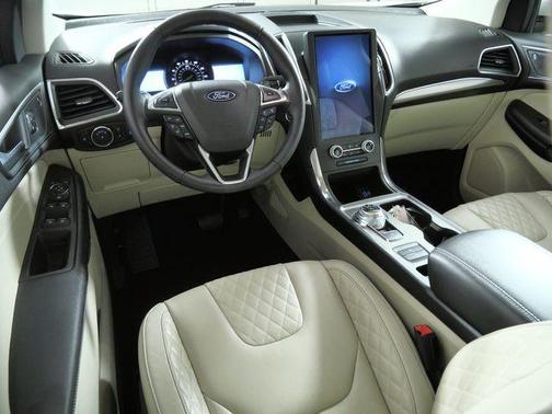 White Metallic 2023 Ford Edge Titanium