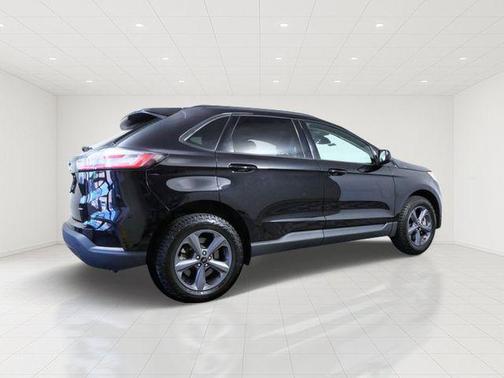 Black Metallic 2024 Ford Edge SEL