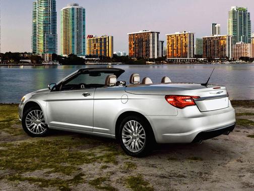 2013 Chrysler 200 Touring