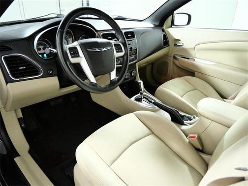 2013 Chrysler 200 Touring