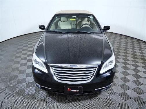 2013 Chrysler 200 Touring