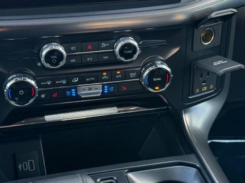 CARBONIZED GRAY METALLIC 2025 Ford F-150 LARIAT