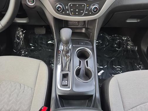 Sterling Gray Metallic 2024 Chevrolet Equinox LT