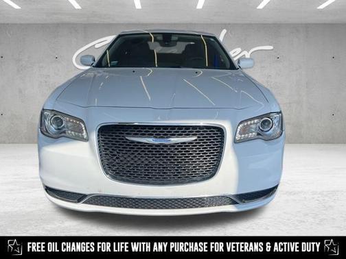 2023 Chrysler 300 Touring