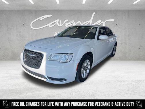 2023 Chrysler 300 Touring