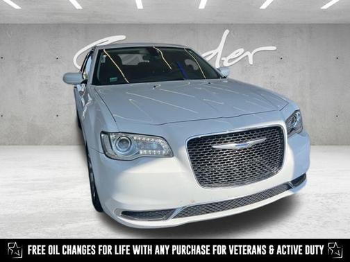 2023 Chrysler 300 Touring