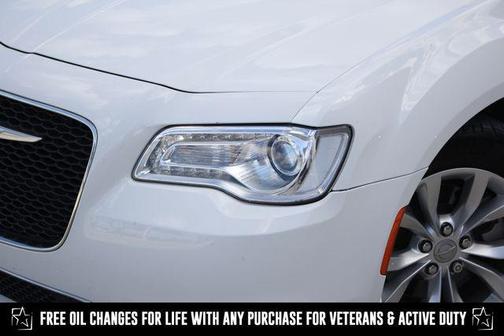 2023 Chrysler 300 Touring