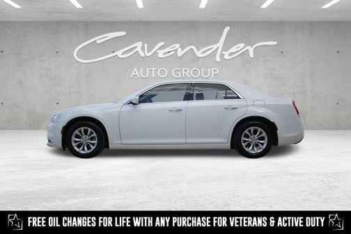 2023 Chrysler 300 Touring