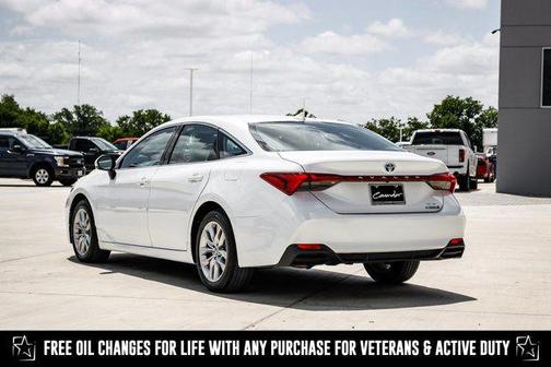 2022 Toyota Avalon Hybrid XLE Plus