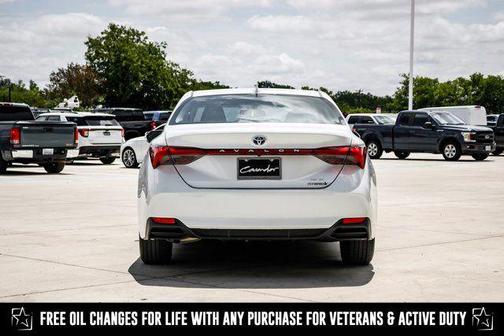 2022 Toyota Avalon Hybrid XLE Plus