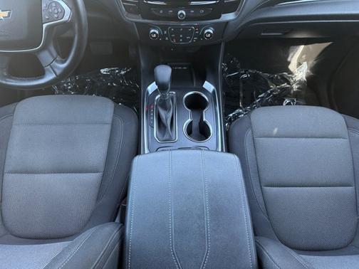 Mosaic Black Metallic 2023 Chevrolet Traverse LT CLOTH