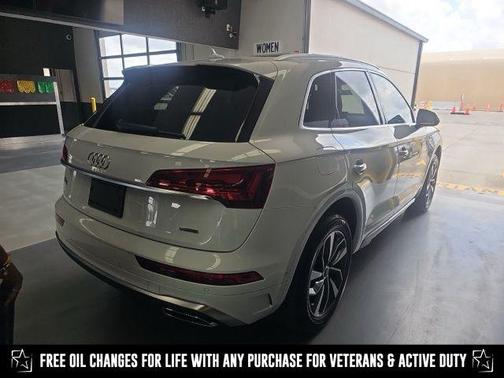 2022 Audi Q5 45 S line Prestige