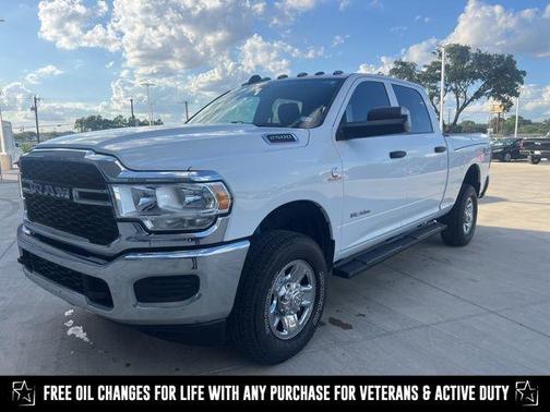 2020 RAM 2500 Tradesman Crew Cab 4X4 6'4' Box