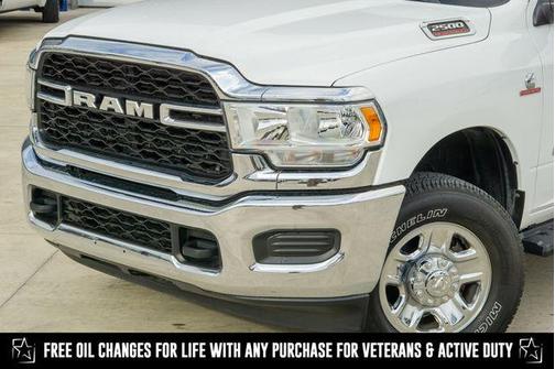 2020 RAM 2500 Tradesman Crew Cab 4X4 6'4' Box