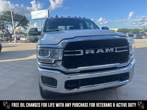 2020 RAM 2500 Tradesman Crew Cab 4X4 6'4' Box