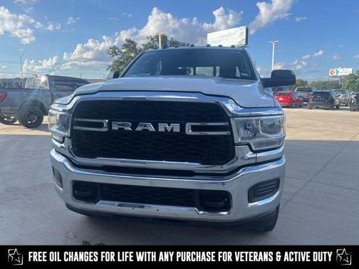 2020 RAM 2500 Tradesman Crew Cab 4X4 6'4' Box