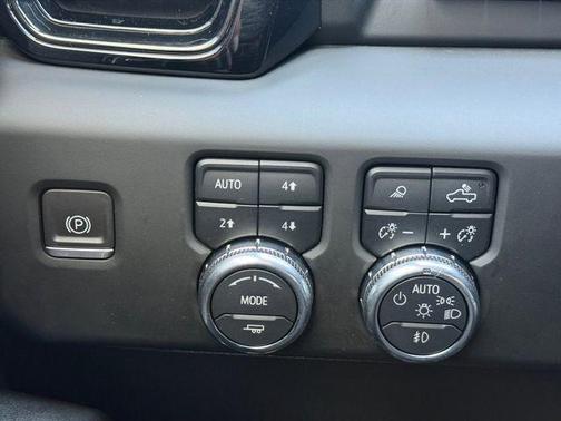 2024 GMC Sierra 2500 AT4