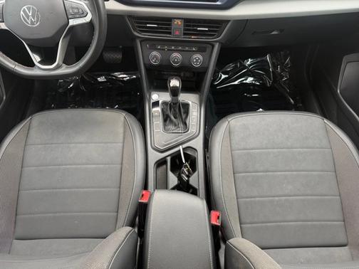 Pure Gray 2022 Volkswagen Taos 1.5T SE