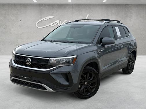 Pure Gray 2022 Volkswagen Taos 1.5T SE