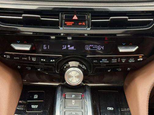 White 2023 Acura MDX ADVANCE