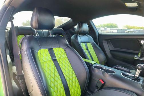 2020 Ford Mustang EcoBoost
