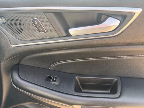 AGATE BLACK METALLIC 2024 Ford Edge TITANIUM