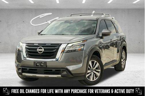 2023 Nissan Pathfinder SL FWD