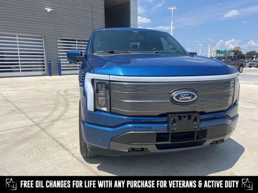 2022 Ford F-150 Lightning LARIAT