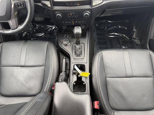 Hot Pepper Red Metallic Tinted Clearcoat 2023 Ford Ranger LARIAT