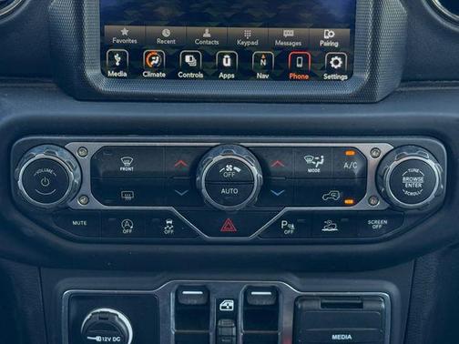 Black Clearcoat 2023 Jeep Gladiator OVERLAND