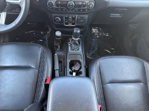 Black Clearcoat 2023 Jeep Gladiator OVERLAND