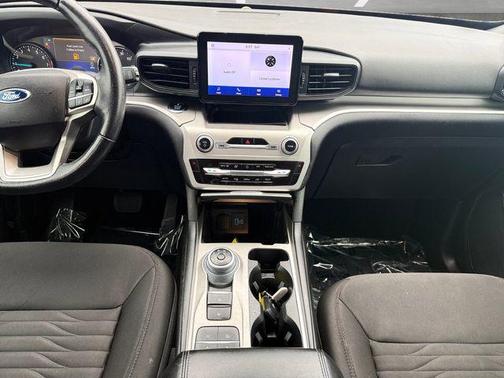 Oxford White 2021 Ford Explorer XLT