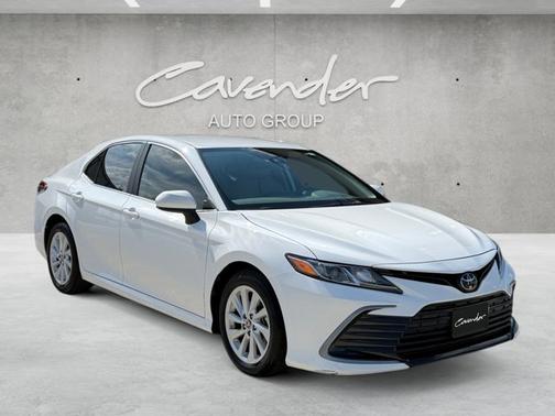 Ice 2024 Toyota Camry LE