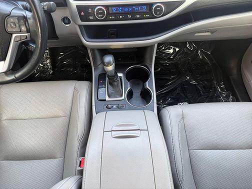 2019 Toyota Highlander Limited Platinum