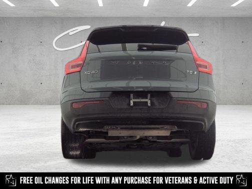 2021 Volvo XC40 T5 R-Design