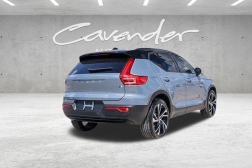 2021 Volvo XC40 T5 R-Design