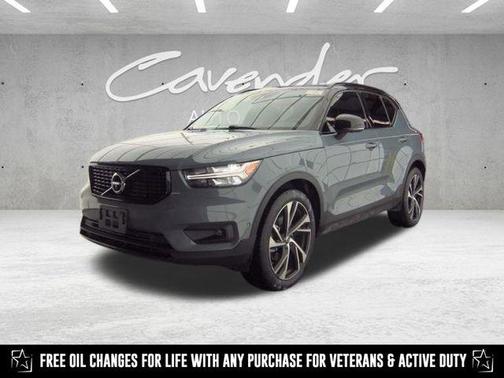 2021 Volvo XC40 T5 R-Design