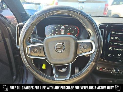 2021 Volvo XC40 T5 R-Design