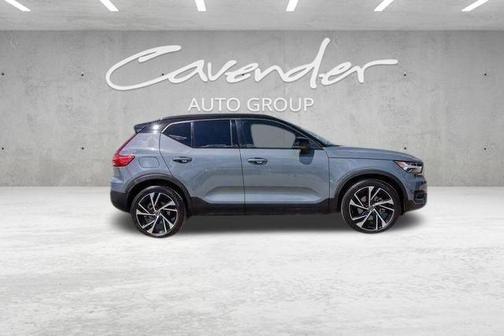2021 Volvo XC40 T5 R-Design