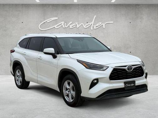 Blizzard Pearl 2021 Toyota Highlander LE