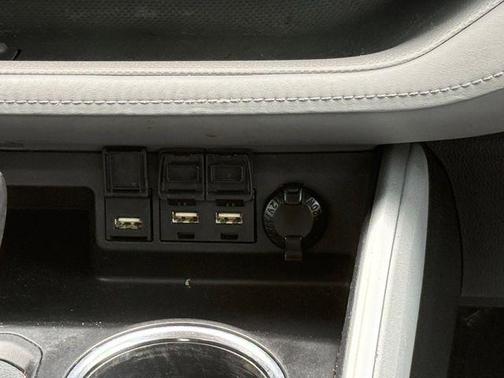Blizzard Pearl 2021 Toyota Highlander LE