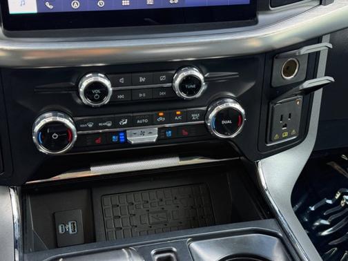 OXFORD WHITE 2023 Ford F-150 LARIAT