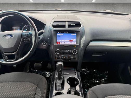 Ingot Silver 2019 Ford Explorer XLT