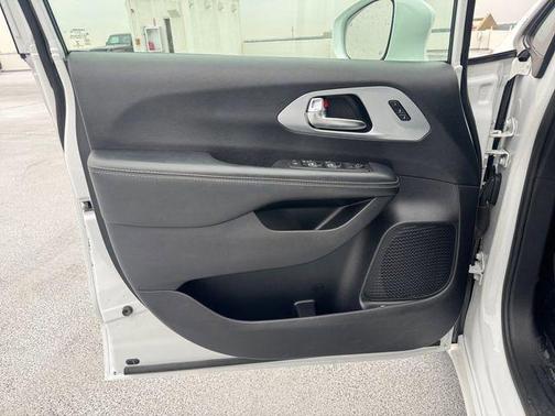 2020 Chrysler Pacifica Touring-L Plus