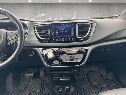 2020 Chrysler Pacifica Touring-L Plus