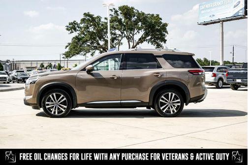 2024 Nissan Pathfinder Platinum 4WD
